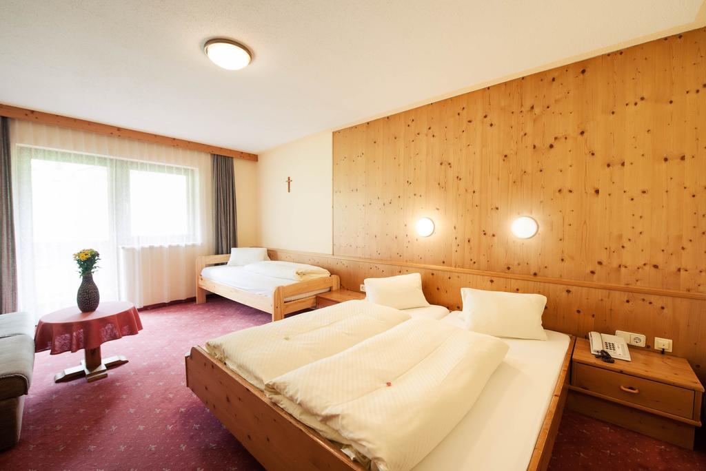 Hotel Steuxner Neustift im Stubaital Room photo